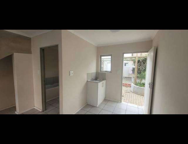 2 BEDROOM PROPERTY TO RENT IN HEIDERAND